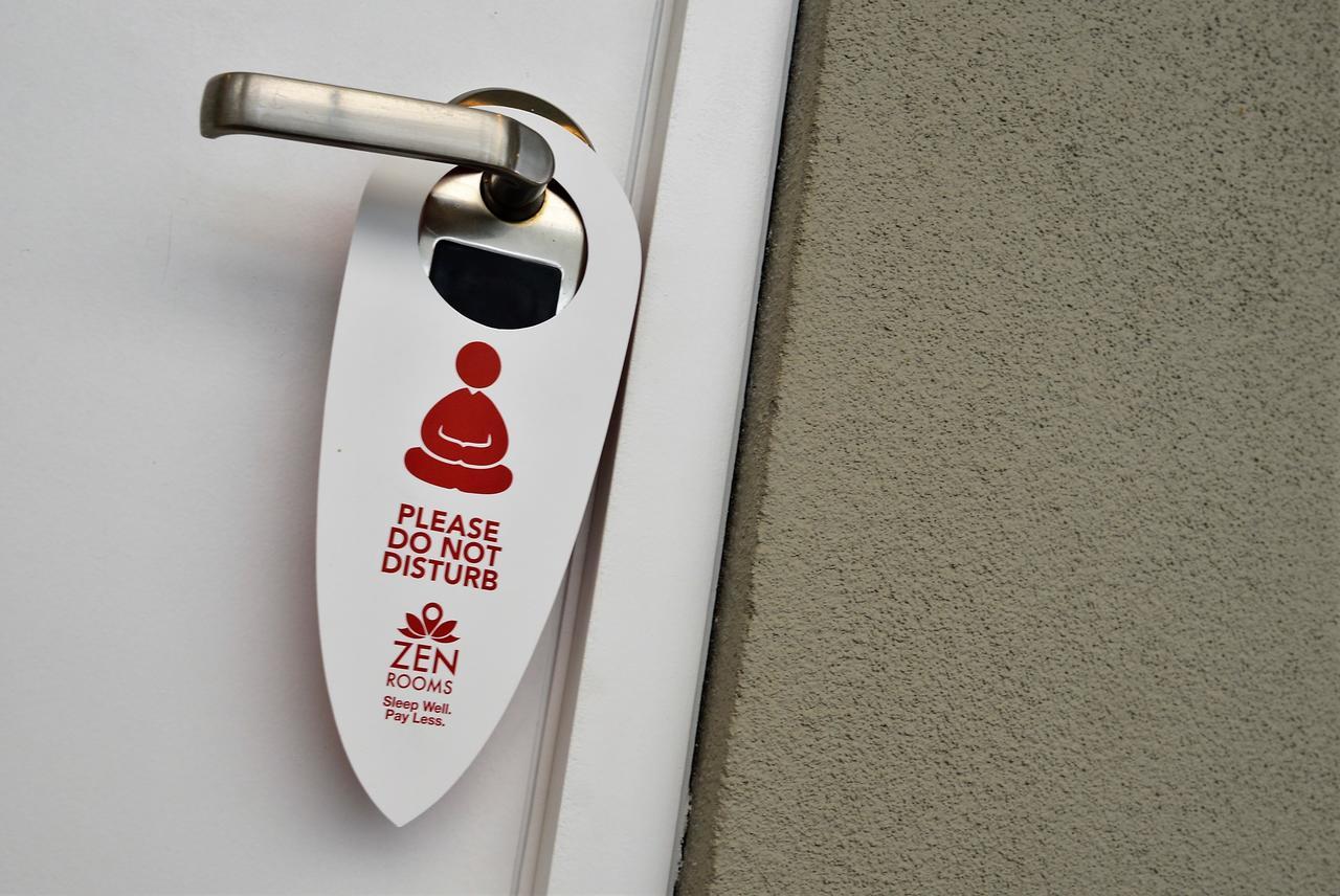 Zen Rooms Basic Kualanamu Медан Екстериор снимка